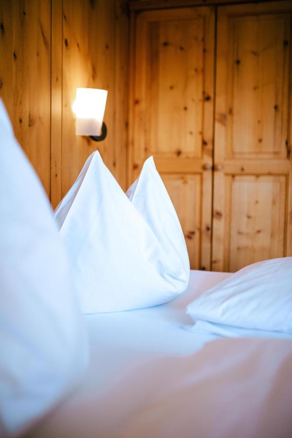 Uetia De Boerz Hotell San Martino in Badia Eksteriør bilde
