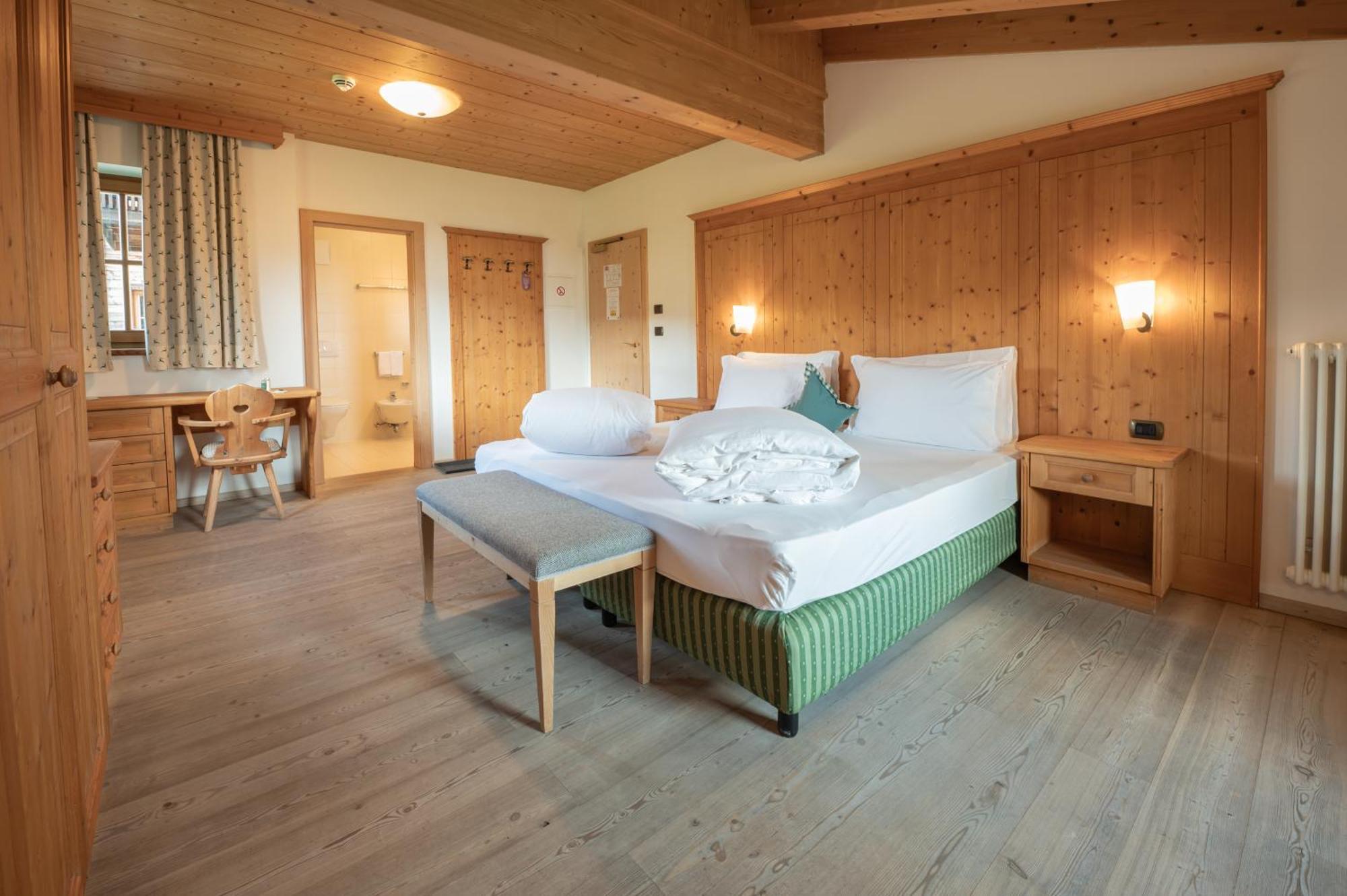 Uetia De Boerz Hotell San Martino in Badia Eksteriør bilde