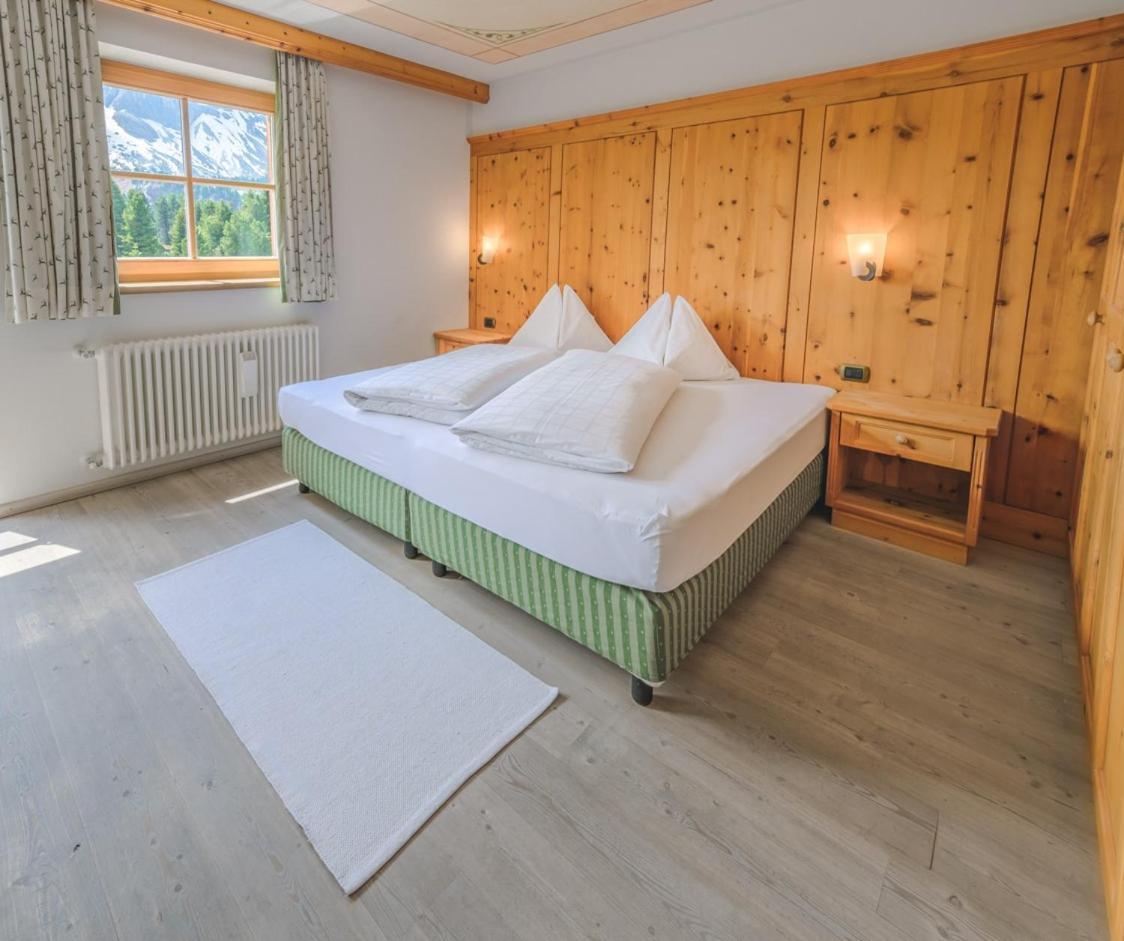 Uetia De Boerz Hotell San Martino in Badia Eksteriør bilde