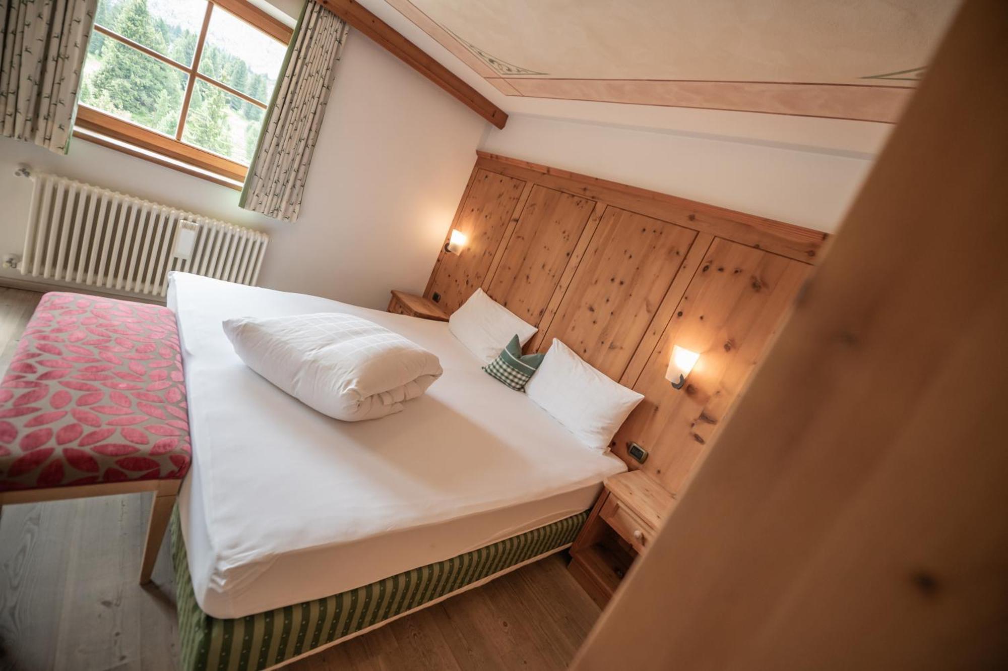 Uetia De Boerz Hotell San Martino in Badia Eksteriør bilde